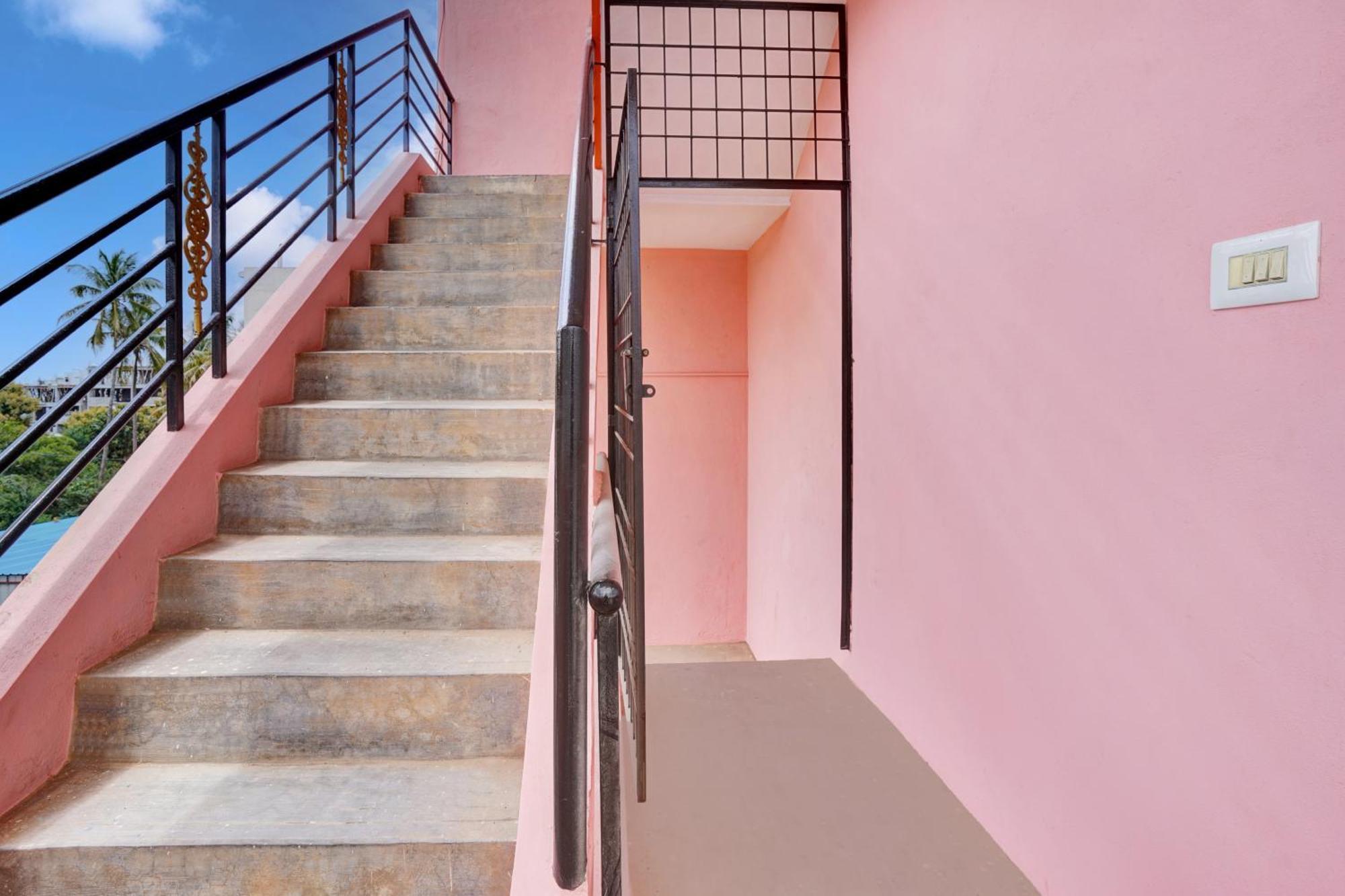 Hotel O Sv Lodge Μπανγκαλόρ Εξωτερικό φωτογραφία