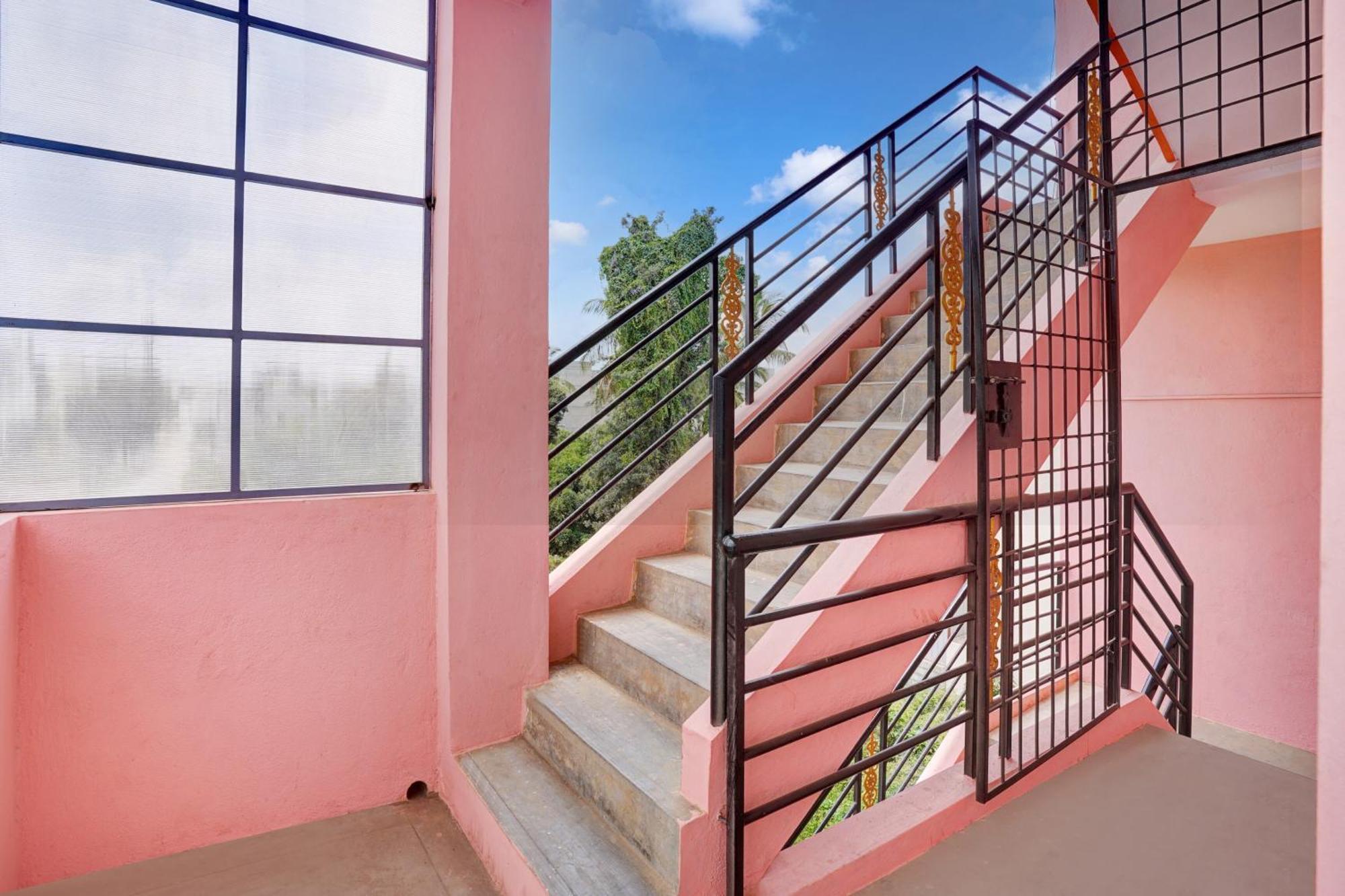 Hotel O Sv Lodge Μπανγκαλόρ Εξωτερικό φωτογραφία